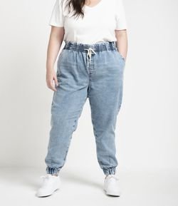 Calça Jogger Jeans Lisa com Amarração no Cós Curve & Plus Size