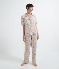 Pijama Blusa Manga Curta com Botões e Calça em Viscose Estampa Floral