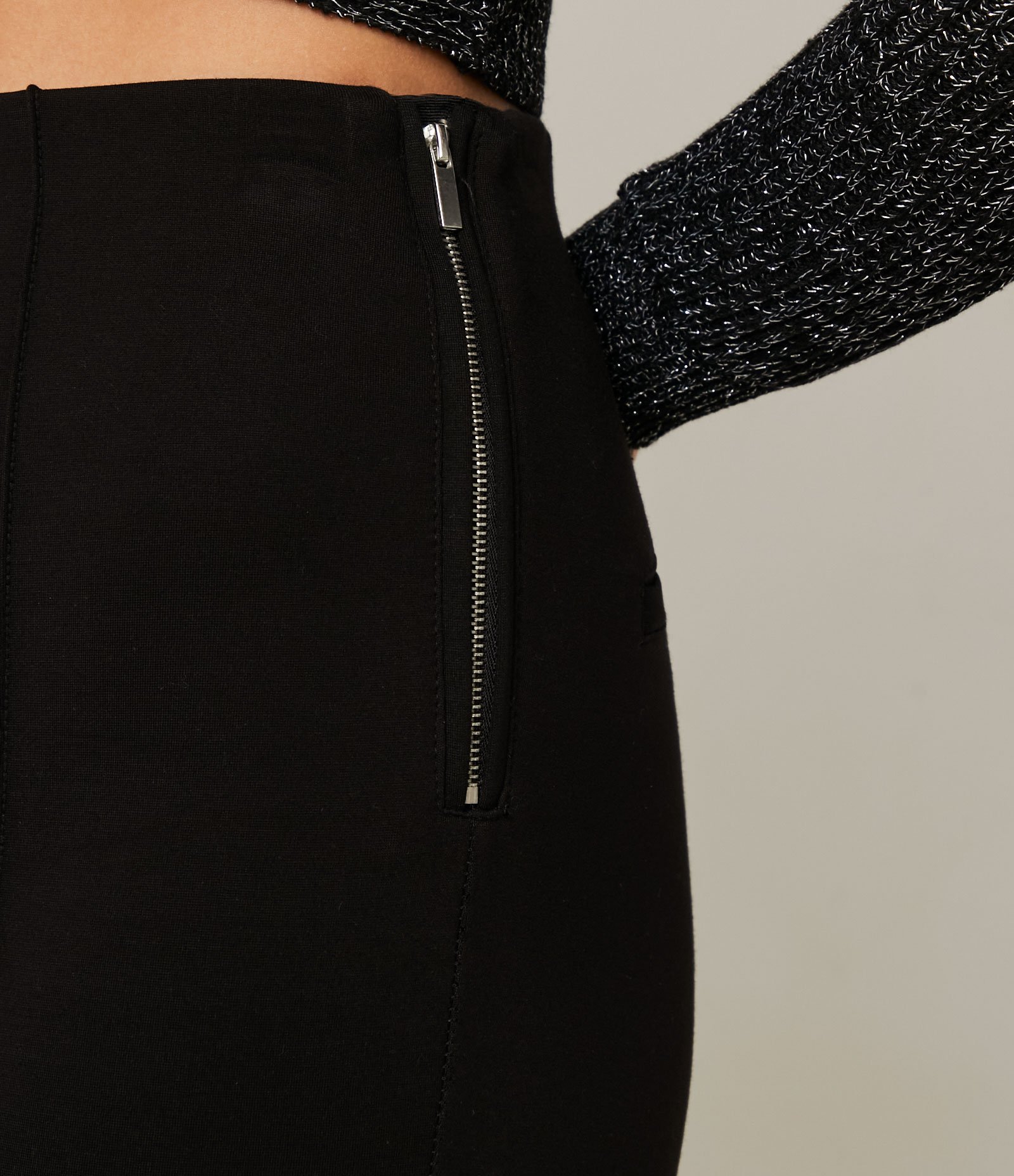 Calça Skinny Alfaiataria em Ponto Roma com Frisos 3