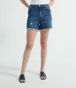 Short Jeans com Barra Desfiada e Bolso Floral Visível
