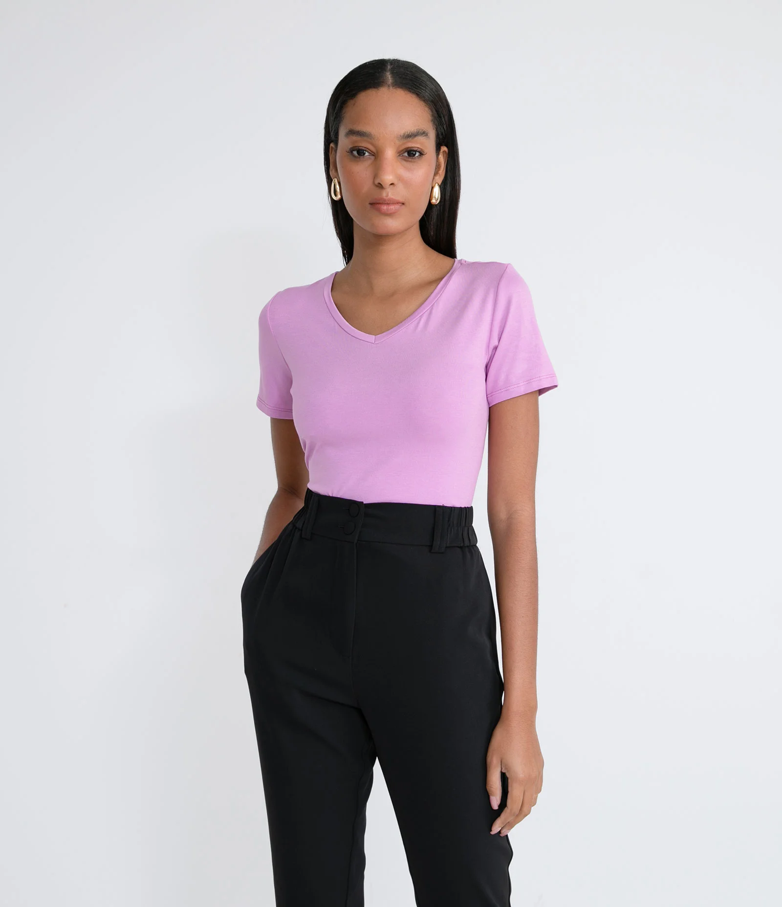 Blusa Básica em Viscose com Decote V Amarelo 1