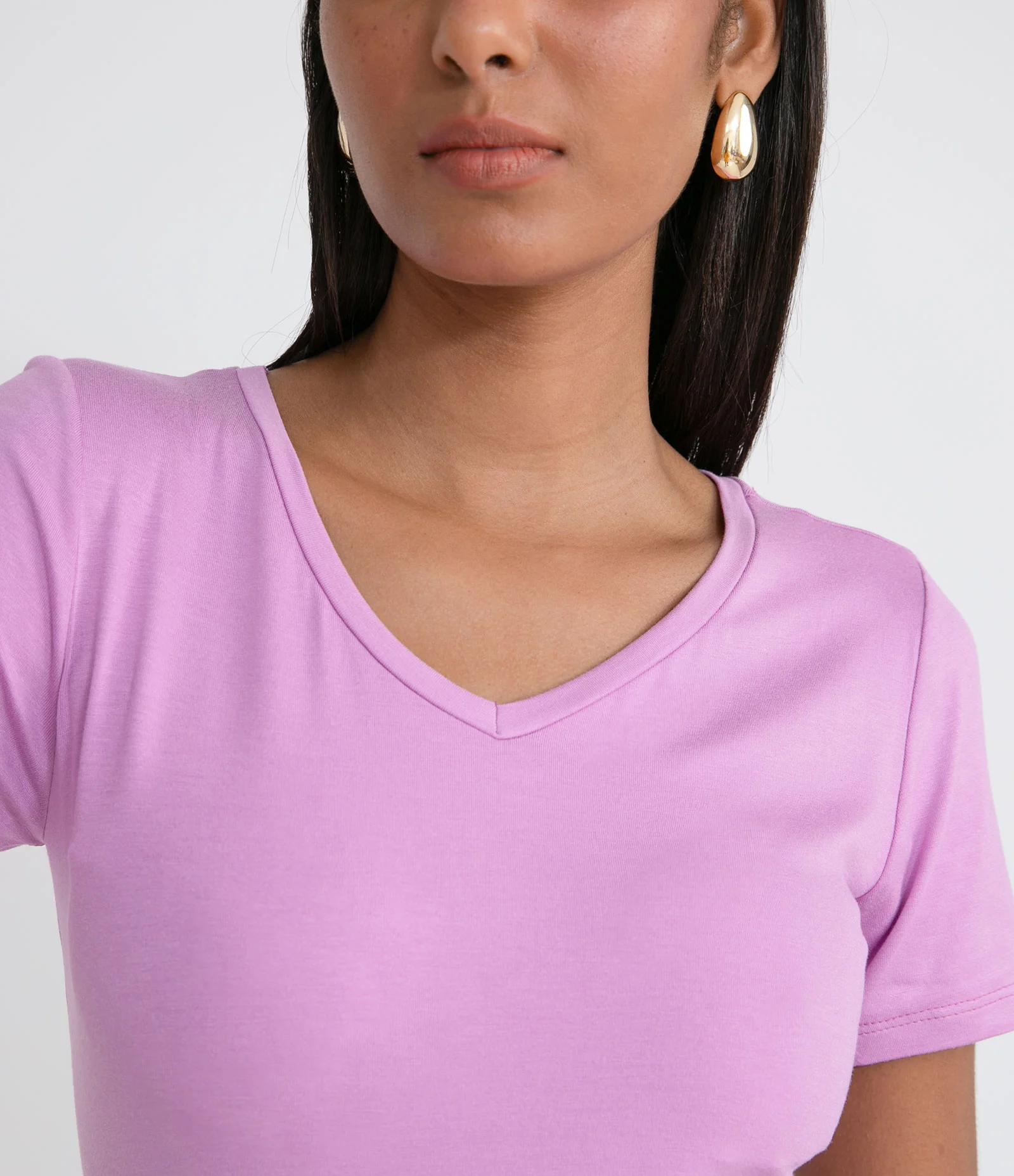 Blusa Básica em Viscose com Decote V Amarelo 2