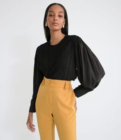 Blusa Manga Bufante em Viscose com Detalhes em Renda
