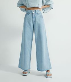 Calça Pantalona Jeans Lisa com Bolsos e Detalhe Tableado