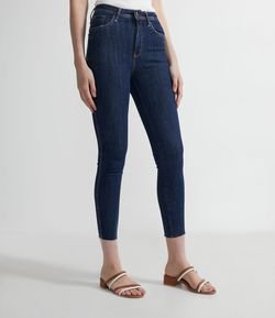 Pantalón Skinny Cintura Alta en Jeans con Barra Deshilachada