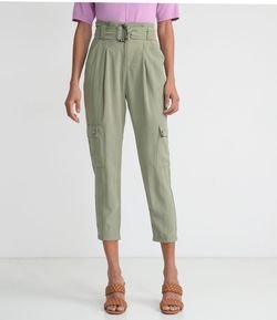 Calça Cargo em Viscose com Bolsos e Faixa