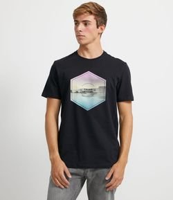 Camiseta com Estampa Solar Waves