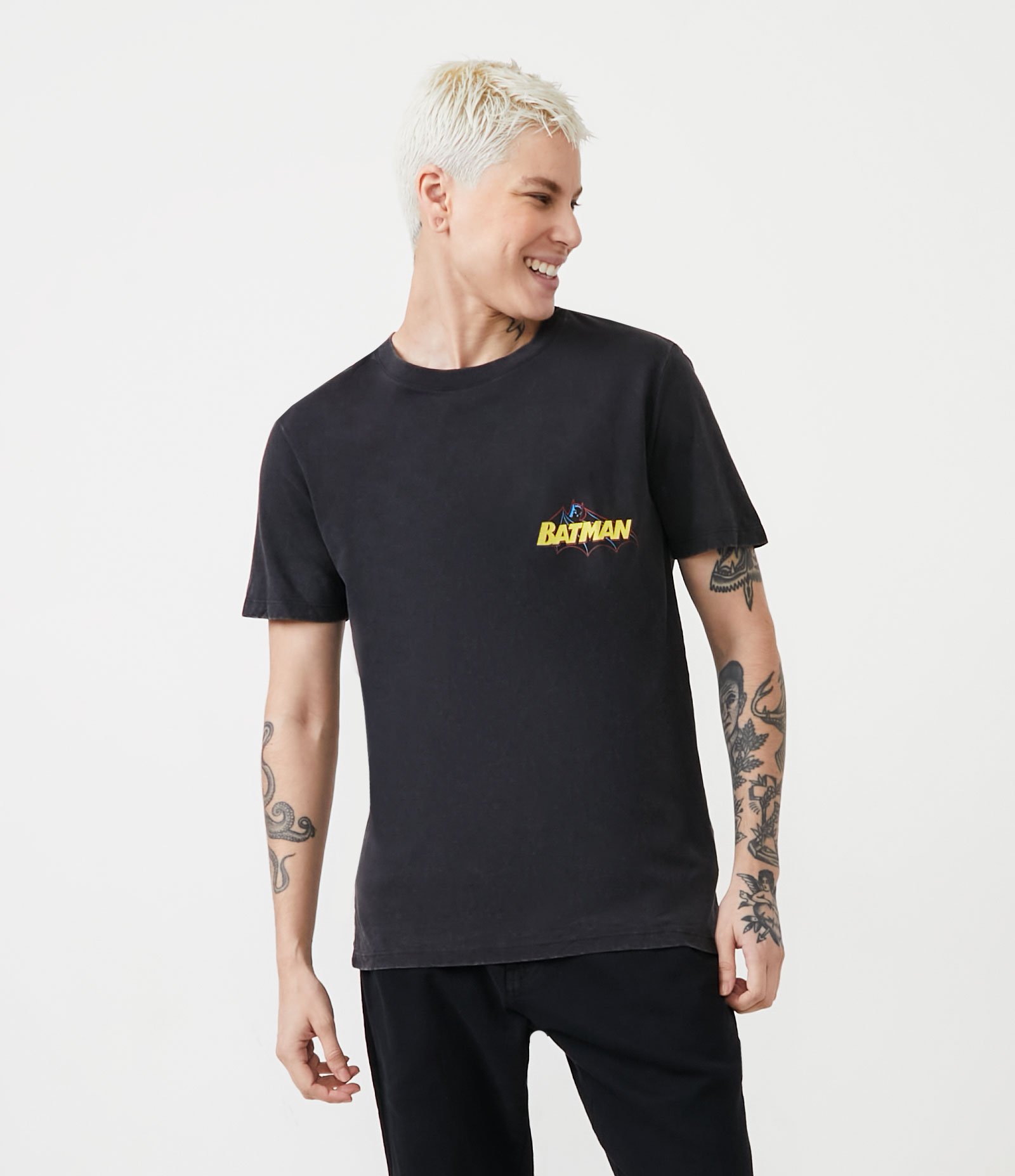 Camiseta Regular em Algodão Marmorizada com Estampa do Batman Cinza Marmorizado 1