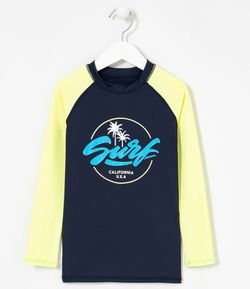 Camiseta Praia Infantil com Proteção UV Estampa Surf - Tam 4 a 14 anos