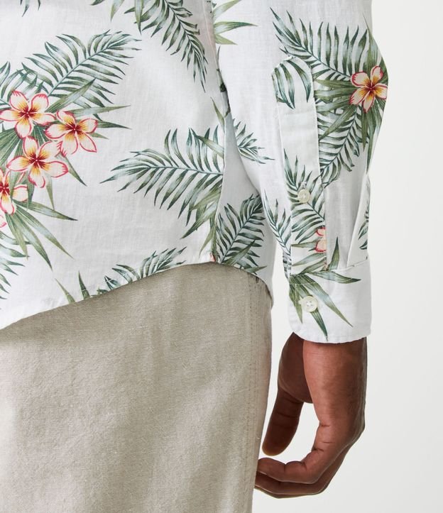 Camisa Comfort em Linho com Estampa de Folhagens e Flores Branco 5