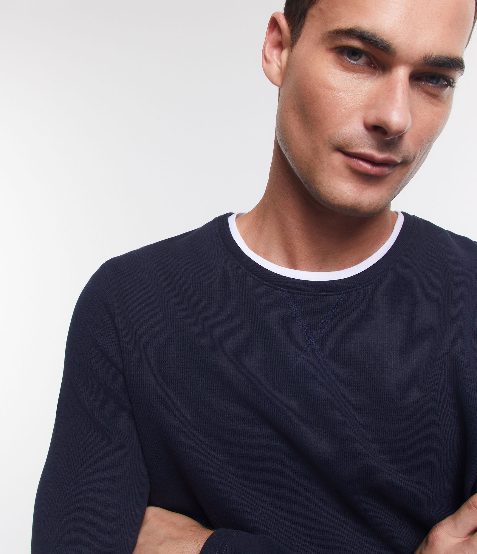 Camiseta Regular em Algodão Texturizado com Friso na Gola Azul 1