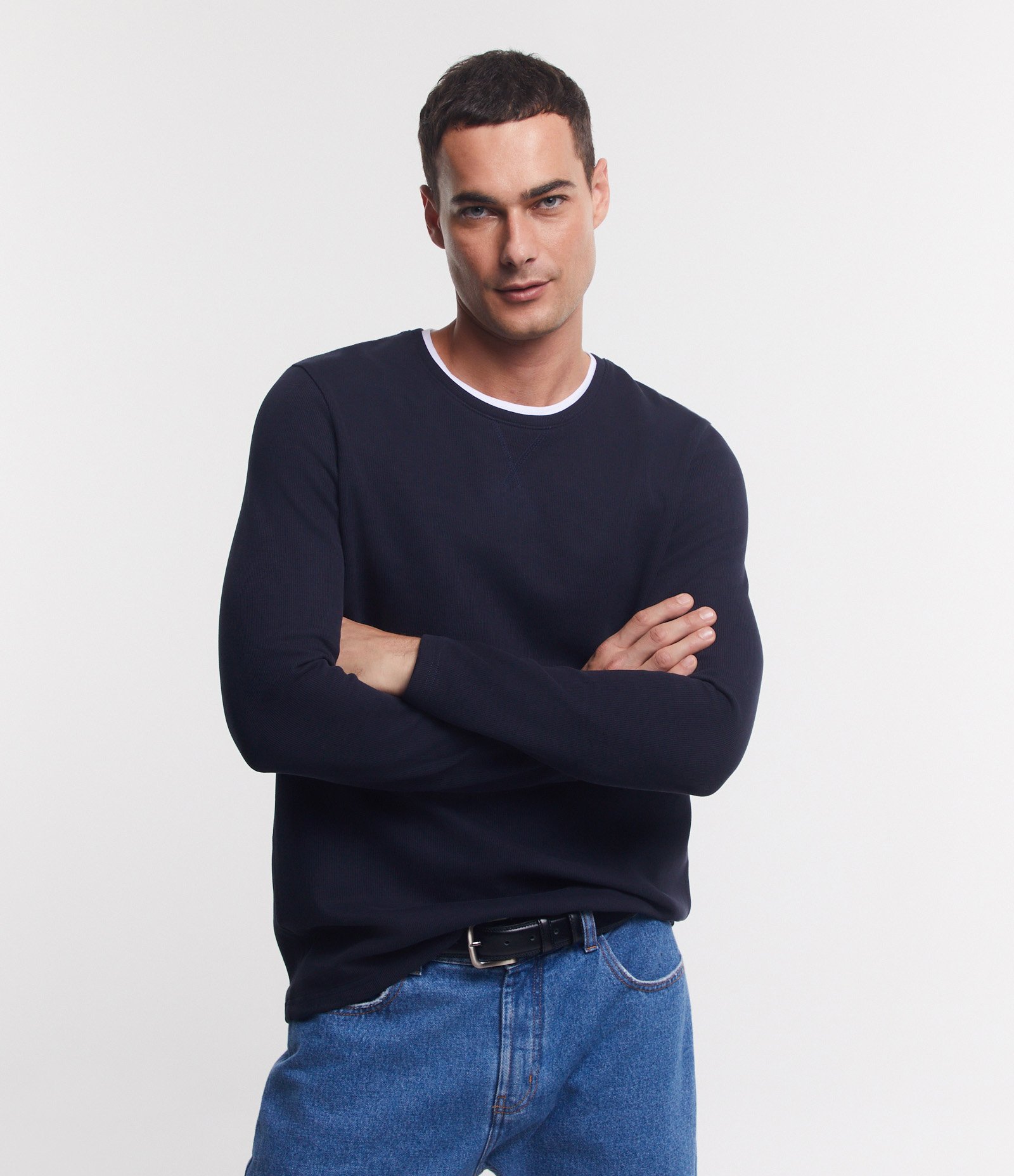 Camiseta Regular em Algodão Texturizado com Friso na Gola Azul 2
