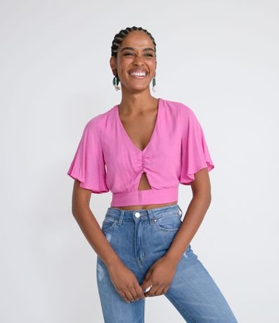 Blusa em Viscose com Detalhe Vazado na Frente e Amarração nas Costas Menor preço em Blusa em Viscose com Detalhe Vazado na Frente e Amarração nas Costas