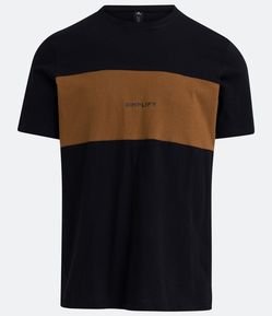 Camiseta Slim em Algodão com Lettering e Bloco Contrastabnte