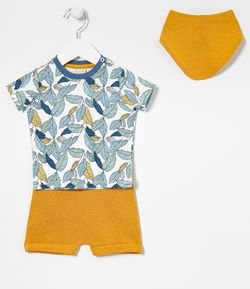 Conjunto Infantil de Camiseta e Bermuda com Babador Estampa Folhagens - Tam 0 a 18 meses