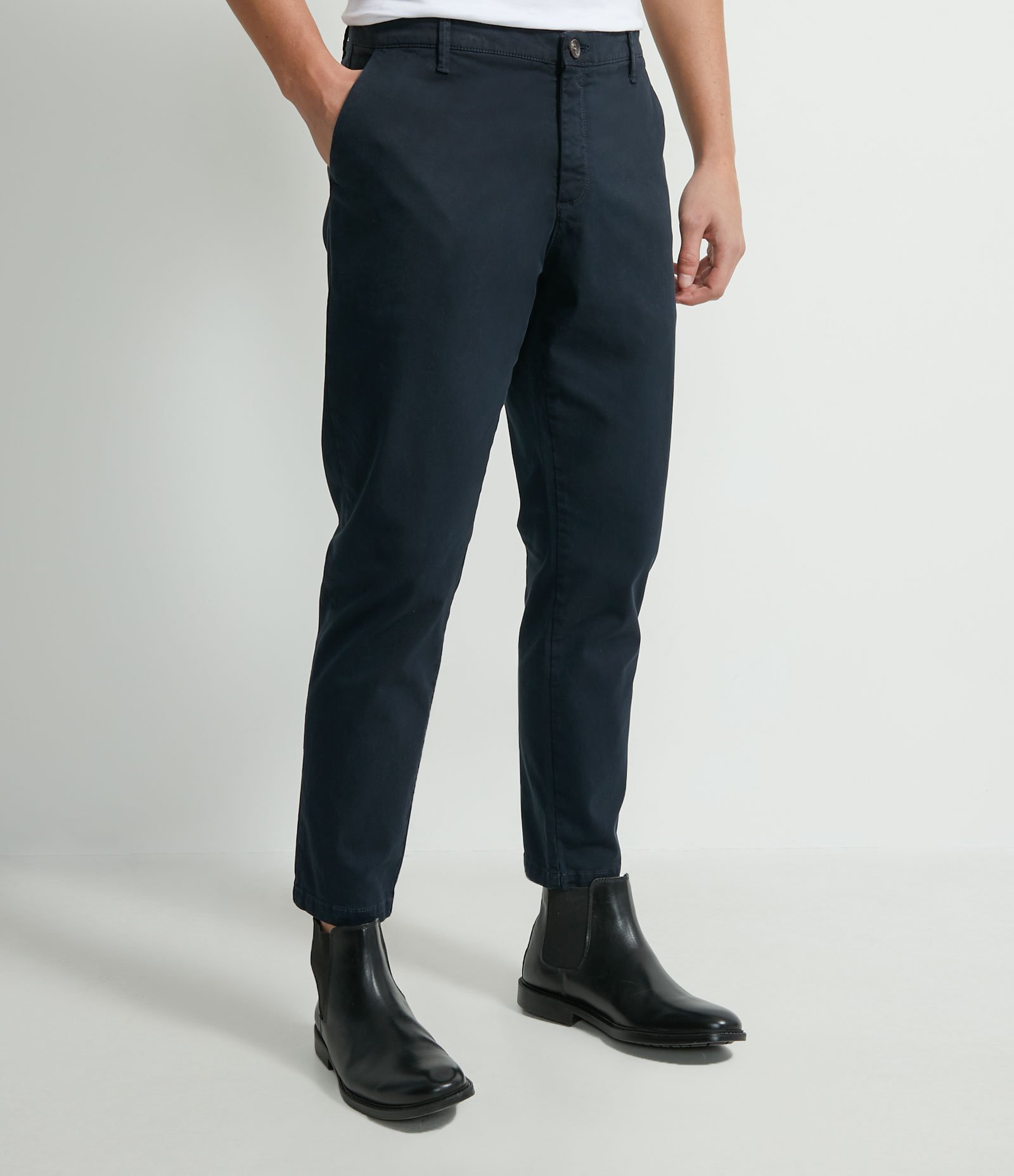 Calça Slim Sarjado Cropped Alfaiatada com Bolsos 1