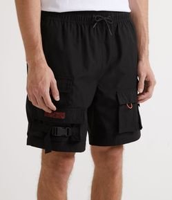 Bermuda em Poliamida com Cós Elástico e Bolsos Utilitários