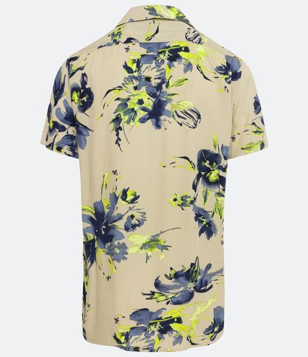 Camisa Slim em Viscose com Estampa Floral Bege 7