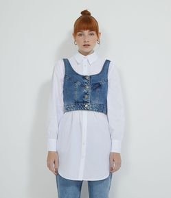 Blusa Cropped Jeans com Recortes e Botões Frontais