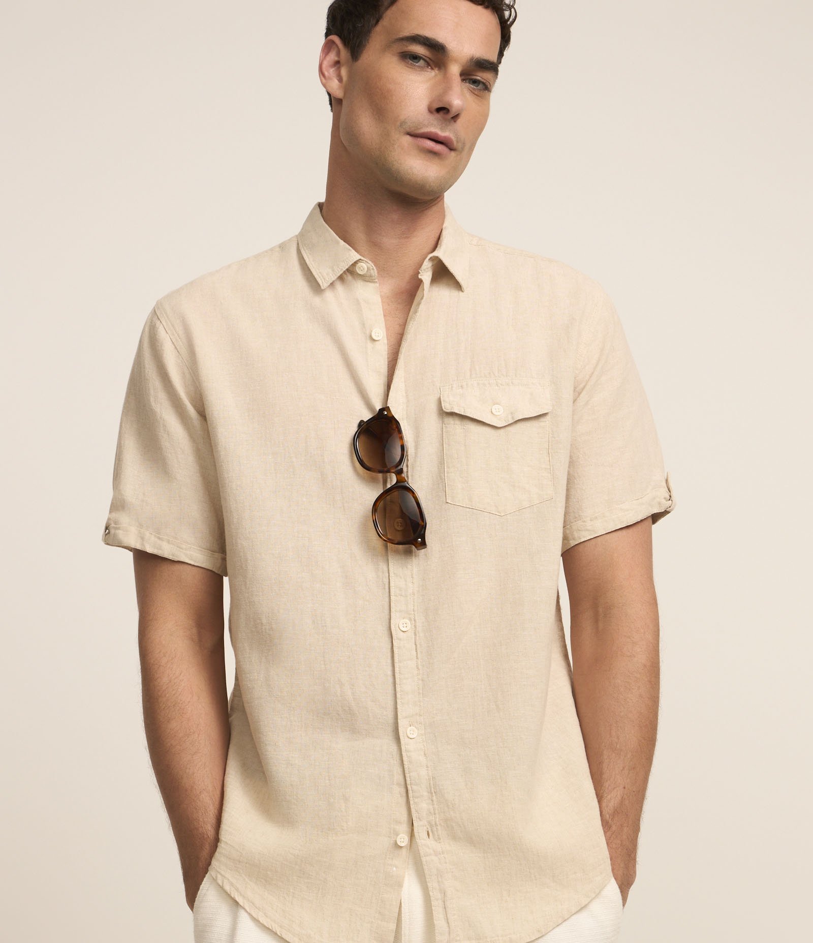 Camisa Comfort em Linho com Bolso e Dobra na Manga 1