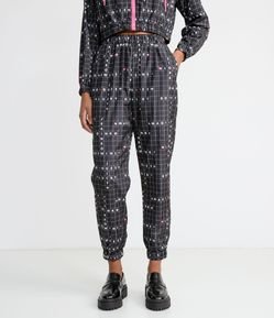 Calça Jogger com Estampa de Palavras Cruzadas e Cós Elástico