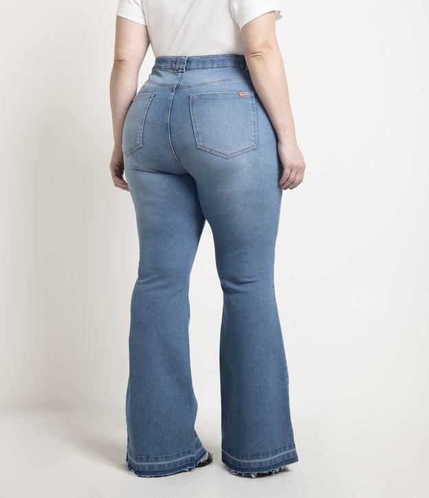 Calça Jeans Boot com Pregas nos Bolsos Curve & Plus Size | Ashua Curve e Plus Size | Azul | 46