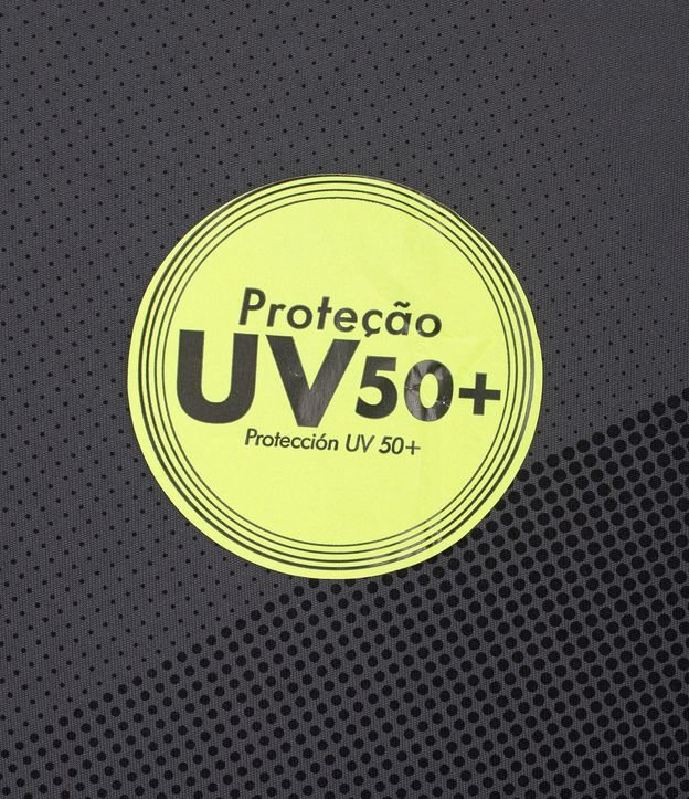 Remera Deportiva con Degradado Lateral y Protección UV Negro 5