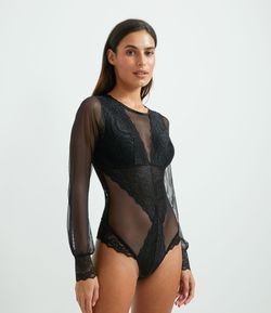 Body Sensual em Tule com Mangas Bufantes e Recortes em Renda
