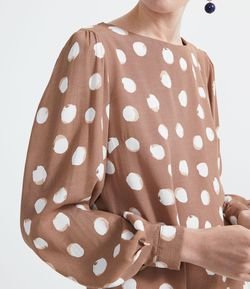 Blusa em Crepe Poá com Manga Longa Bufante e Punho