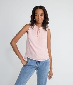 Blusa Regata Texturizada com Babadinho no Decote