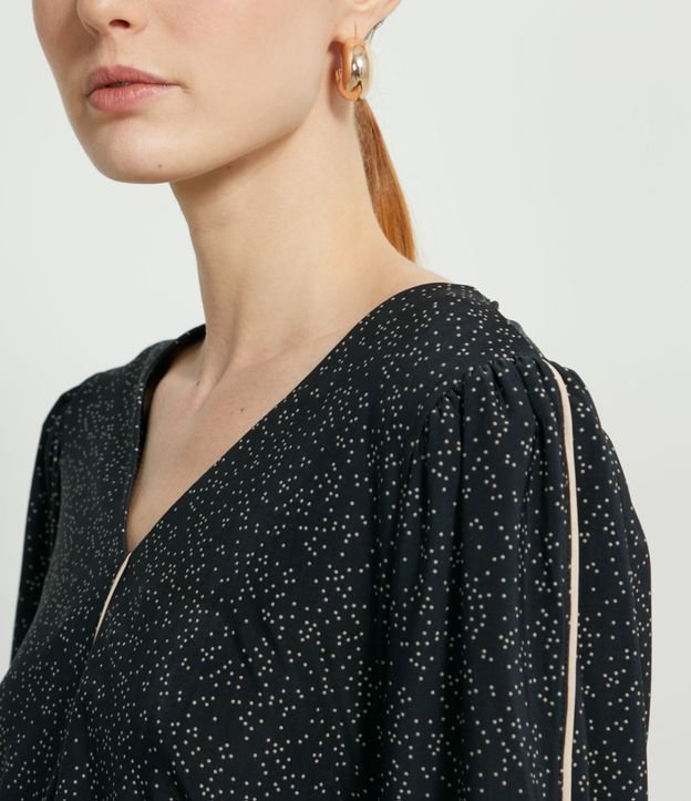 Blusa Manga Abullonada con Escote V Estampa Mini Lunares y Viés Contrastante Negro 3