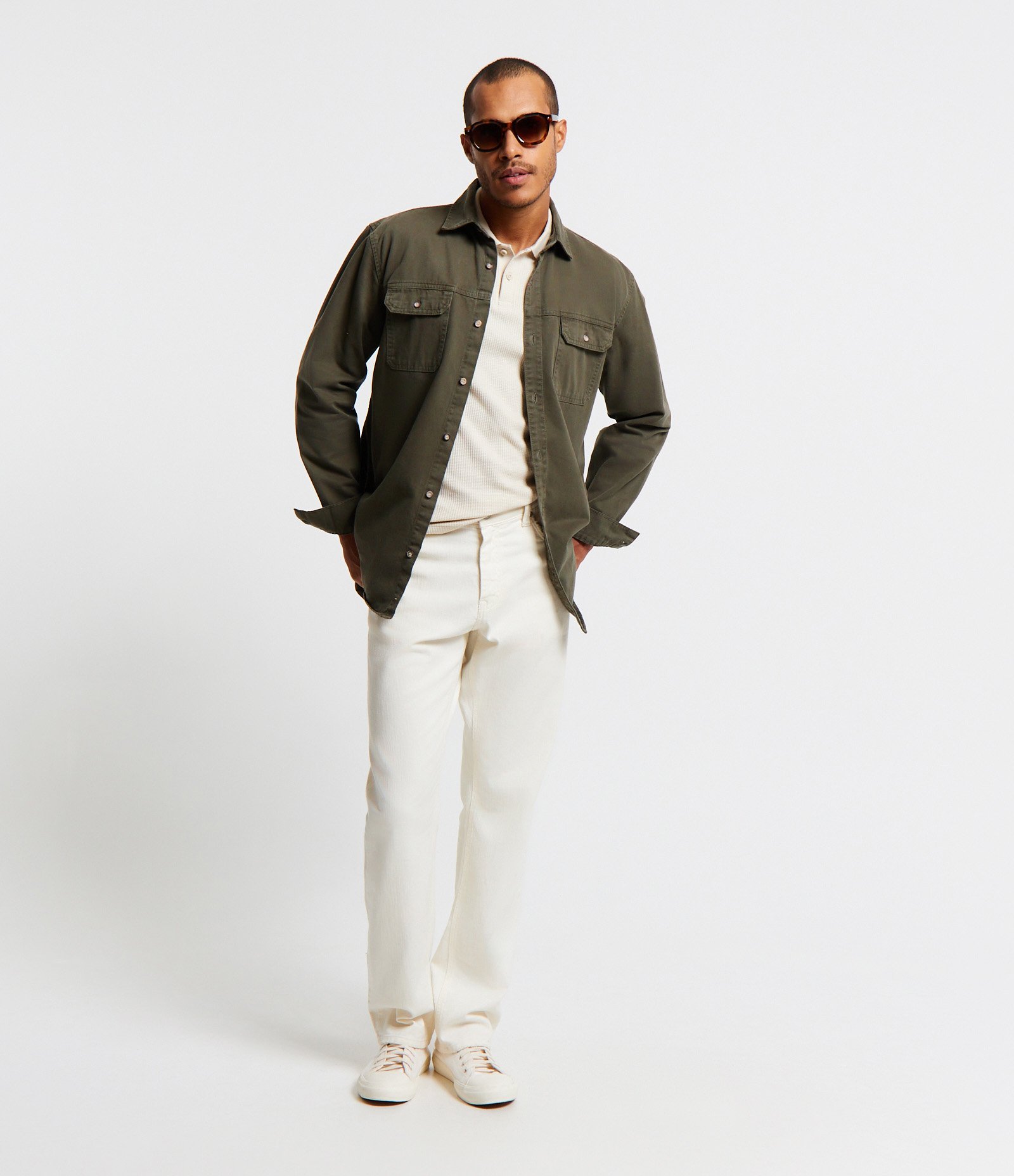 Camisa Comfort em Algodão com Bolsos Lapela e Abotoamento Verde 2