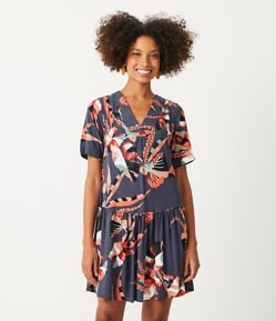 Vestido Curto em Viscose com Estampa de Folhagem e Babado na Saia