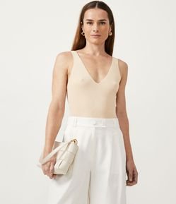 Blusa Regata em Tricô Canelado com Decote V