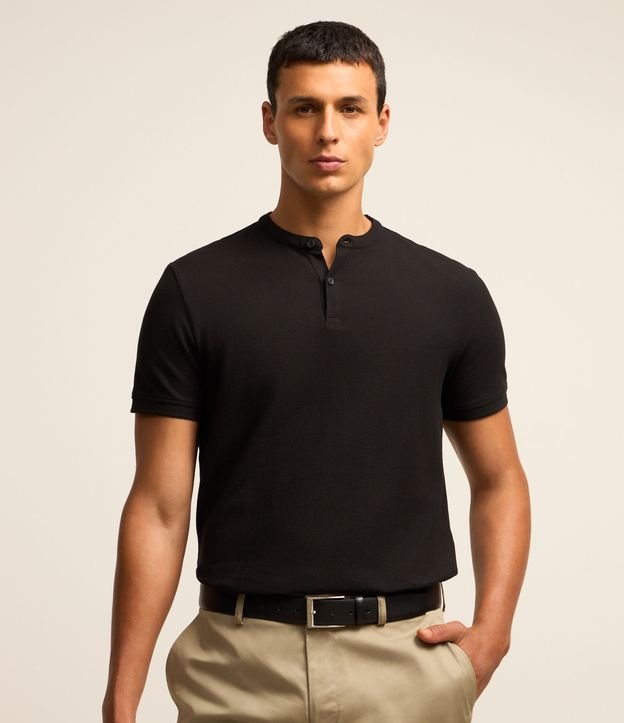 Polo Slim em Algodão Texturizado com Gola Padre