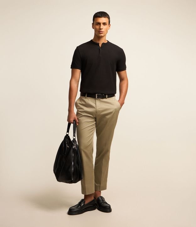 Polo Slim em Algodão Texturizado com Gola Padre