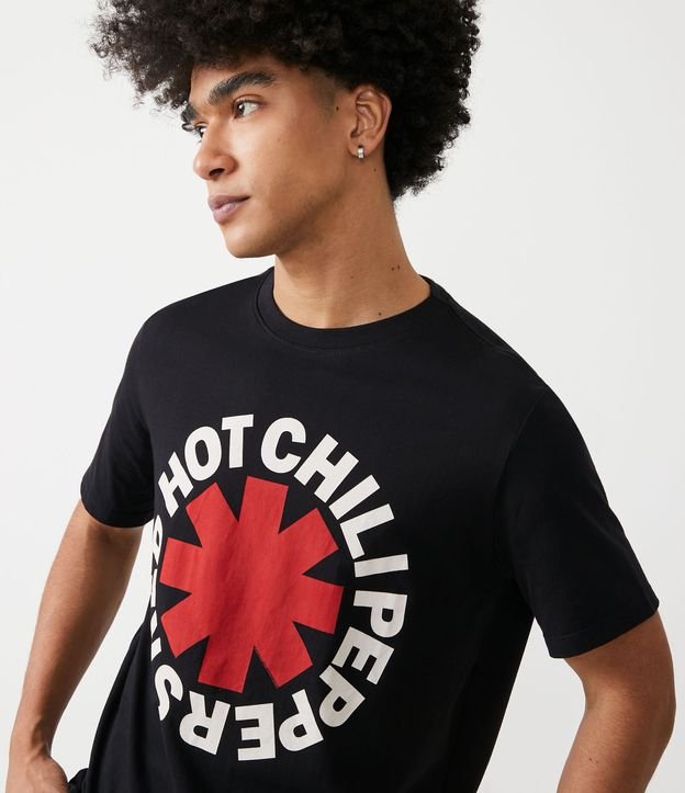 Camiseta Regular em Meia Malha com Estampa Red Hot Chili Peppers Preto 4