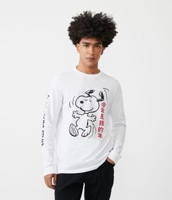 Camiseta Regular em Meia Malha com Estampa Snoopy e Japonismo