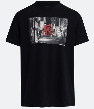 Camiseta em Algodão Estampa Ideograma e Cidade Peito e Costas Menor preço em Camiseta em Algodão Estampa Ideograma e Cidade Peito e Costas