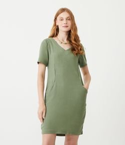 Vestido Curto em Viscolinho com Manga Curta e Bolsos Frontais