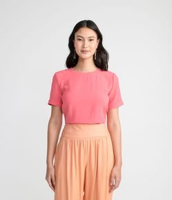 Blusa com Abertura nas Costas e Detalhes Pespontados