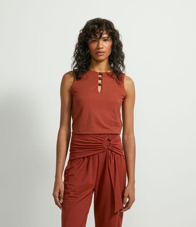 Blusa Regata em Viscose com Alça Larga e Aviamento no Decote Menor preço em Blusa Regata em Viscose com Alça Larga e Aviamento no Decote