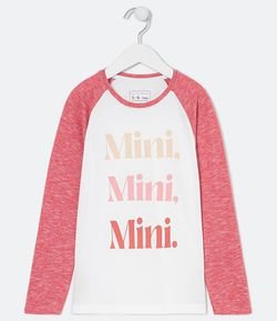 Camiseta Infantil Raglan Lettering "Mini" - Tam 5 a 14 anos