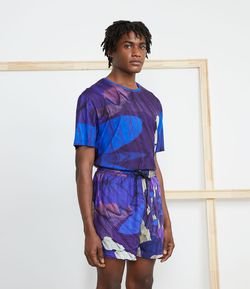 Camiseta Manga Curta em Algodão Estampa Artsy 