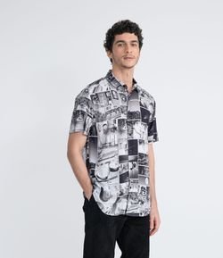 Camisa Manga Curta em Viscose Estampa Mangá 