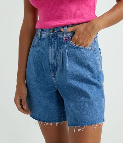 Bermuda Cintura Alta Jeans com Pregas e Barra Desfiada é ruim? Bermuda Cintura Alta Jeans com Pregas e Barra Desfiada é boa?