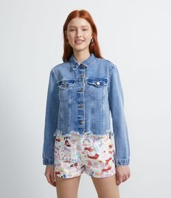Jaqueta Cropped Jeans Sem Estampa com Barra Diferenciada
