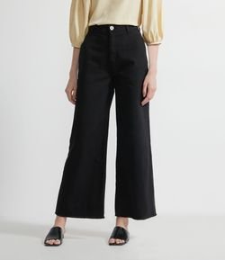 Calça Wide Leg em Sarja com Cintura Alta e Barra Desfiada