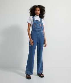 Macacao Jeans Estampa Localizada Disney Azul Médio com Bottom no Bolso Frontal