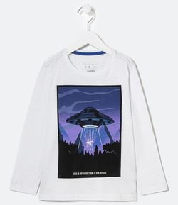 Camiseta Infantil Estampa OVNI que Brilha no Escuro - Tam 5 a 14 anos